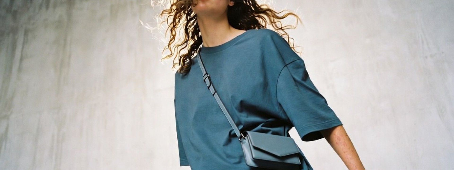 Пошив футболок мужских для маркетплейсов и шоурумов оптом в Краснодаре